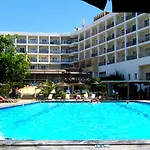 Marina Hotel 3*