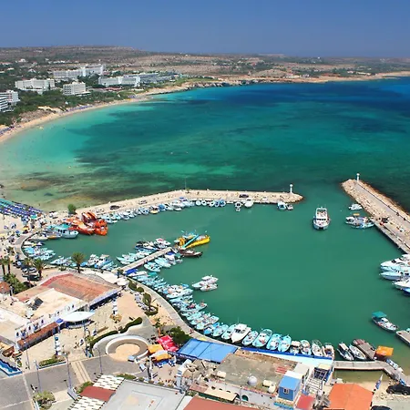 Отель Marina 3*