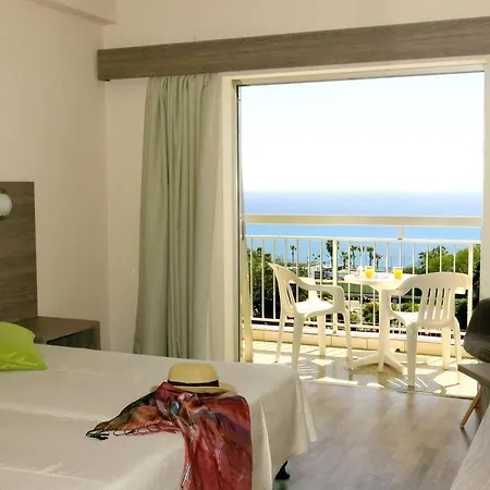 μαρίνα 3* Αγία Νάπα