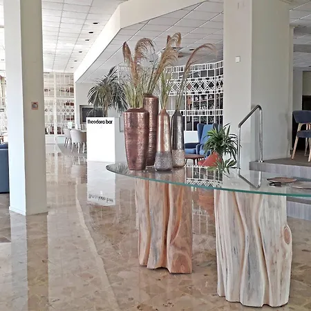 Marina Hotel