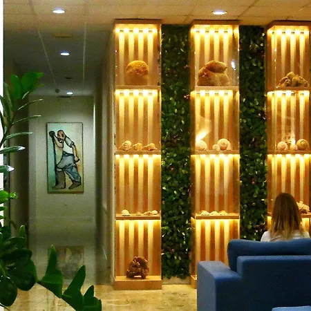 Marina Hotel