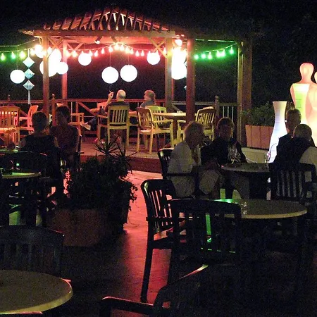 Marina Hotel